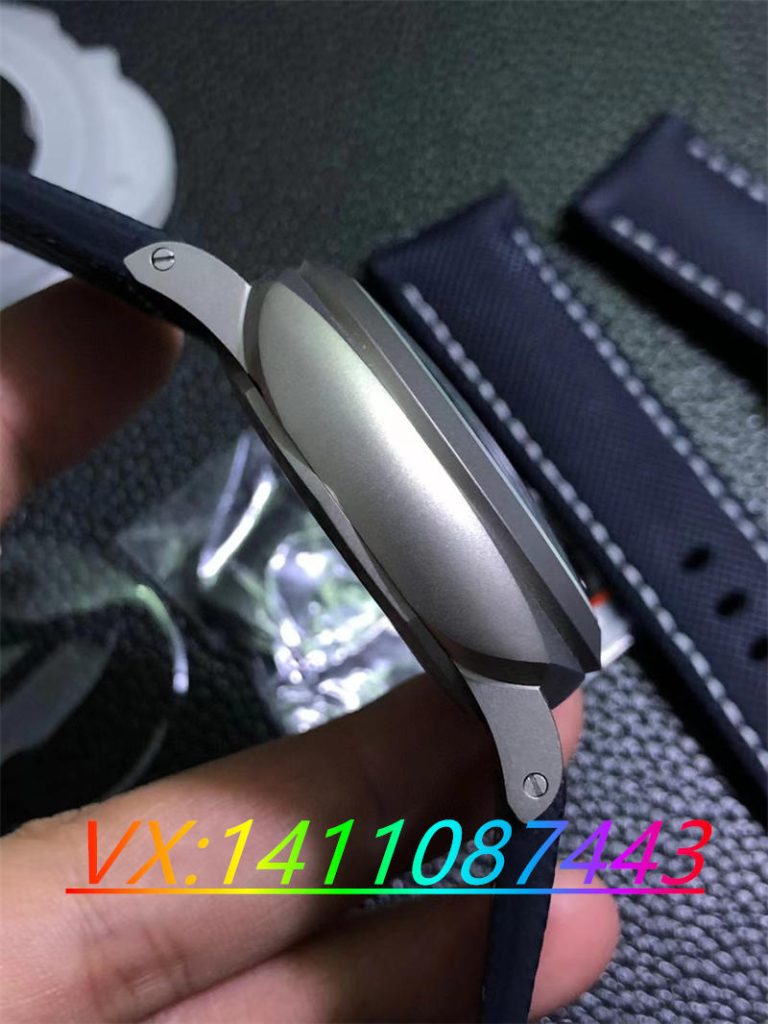 探索VS厂沛纳海PAM1117：钛金属腕表的新境界