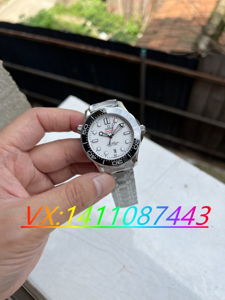 VS厂欧米茄海马300熊猫盘可以入手嘛?会不会一眼假？