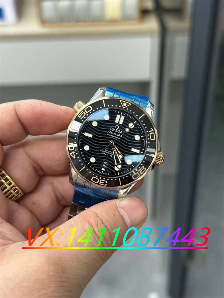 欧米茄海马300米8800机芯详细实拍赏析