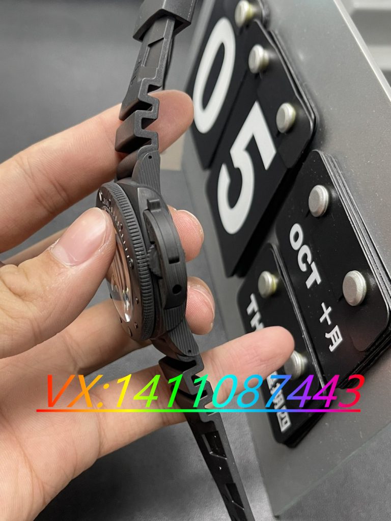 VS厂沛纳海979碳纤维搭配P9010机芯的制作工艺还原度揭秘