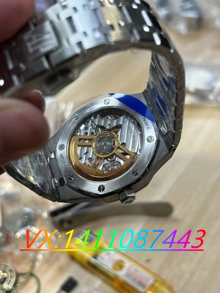 APS厂爱彼15500对比ZF厂哪个更值得入手？