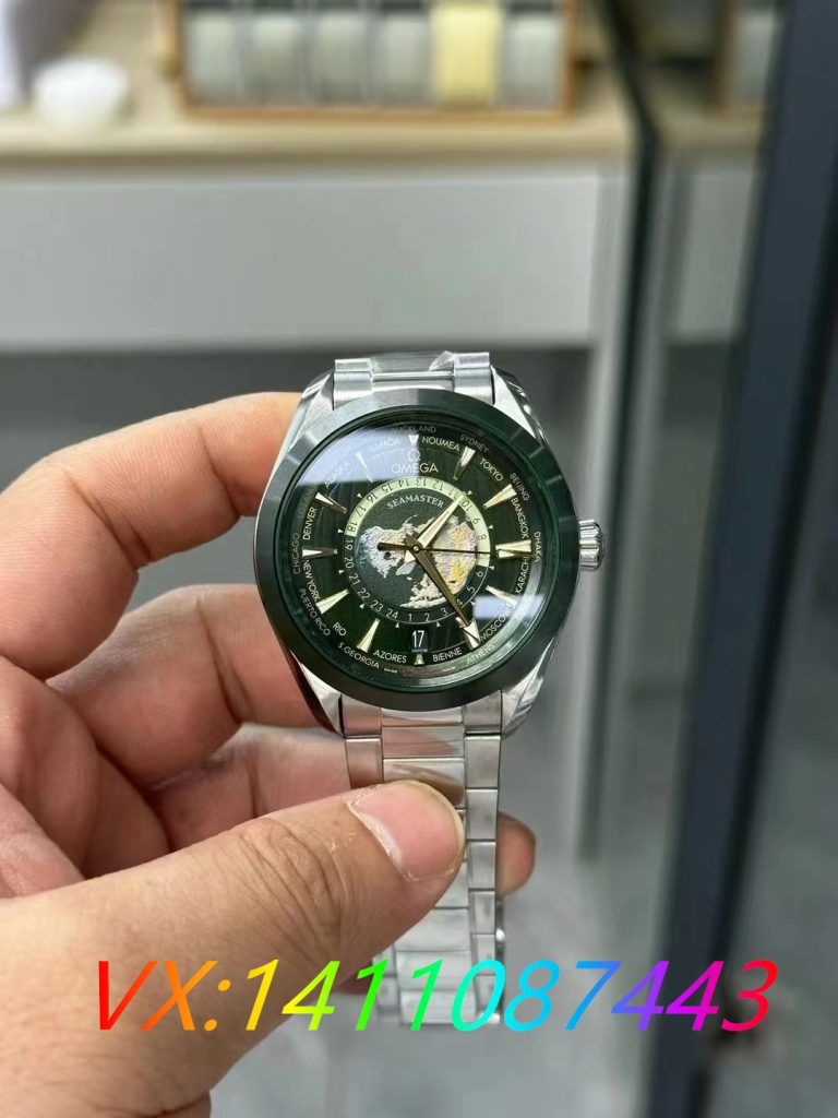 VS厂海马150m世界时墨绿面做工怎么样?