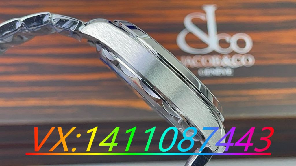 VS厂欧米茄海马150m柚木白盘腕表做工评测,8900一体机功能是否对版