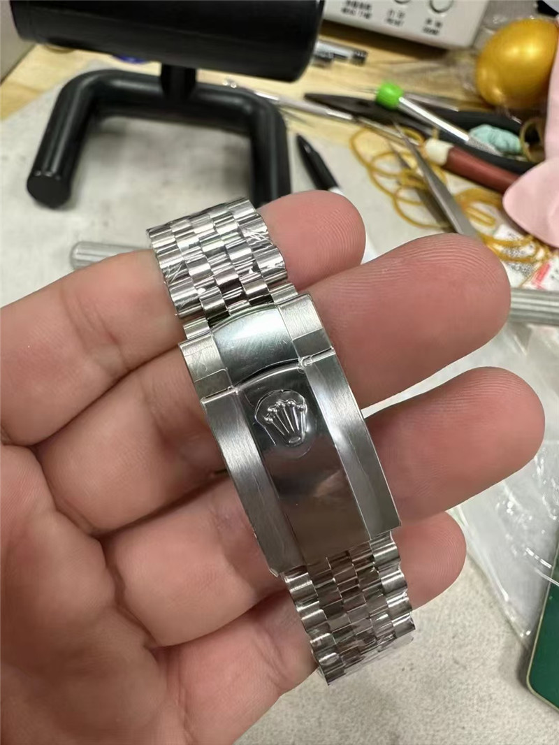 VS厂劳力士灰面日志复刻表：高度还原与细节评测