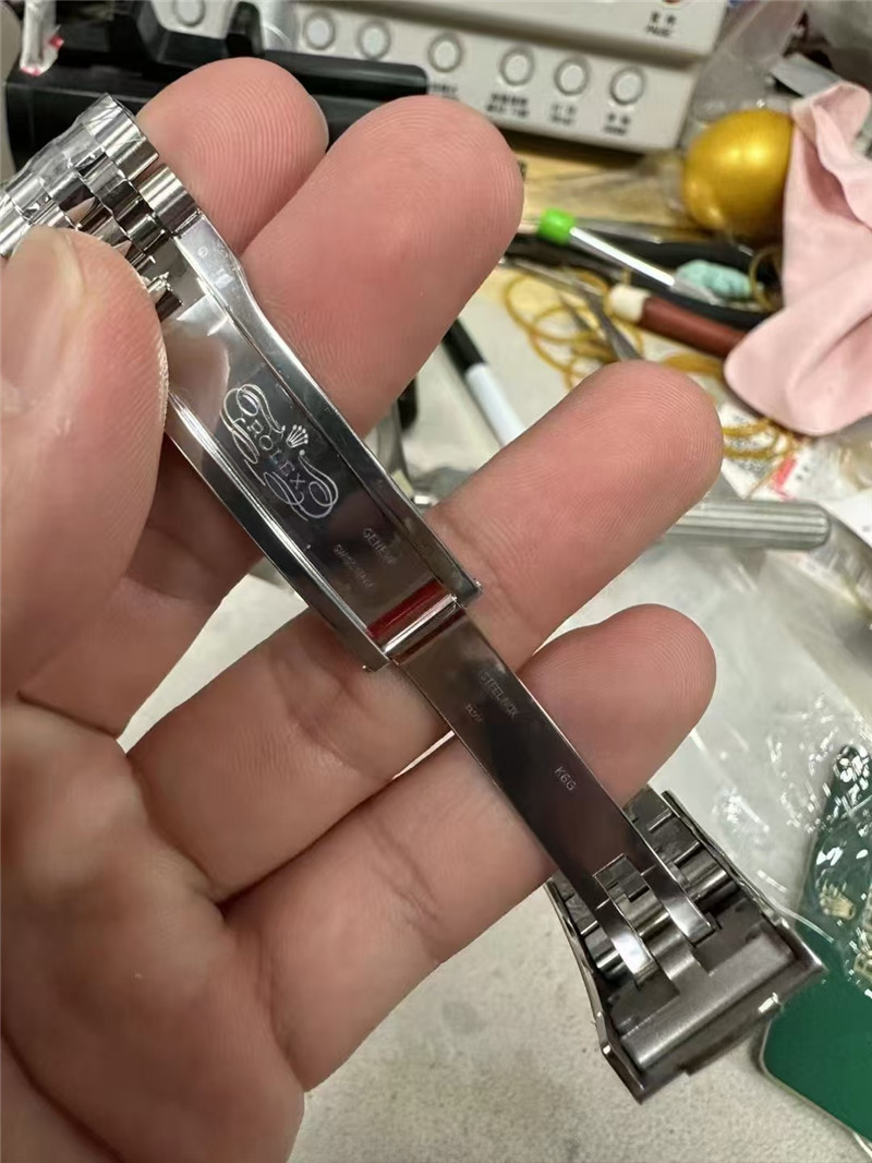 VS厂劳力士灰面日志复刻表：高度还原与细节评测