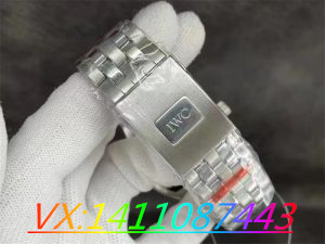 V7厂万国飞行员马克系列使用哪种机芯！