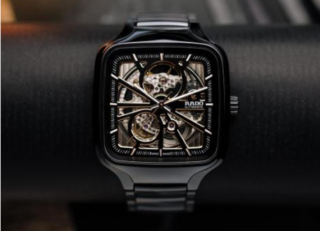 檀健次与 Rado 瑞士雷达表 True Square 真我系列 “黑方” 腕表：共鉴绅士品格