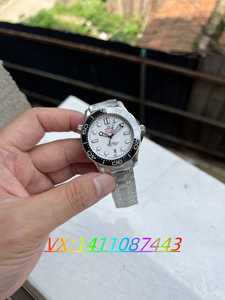 VS厂欧米茄海马300熊猫盘值得入手吗？