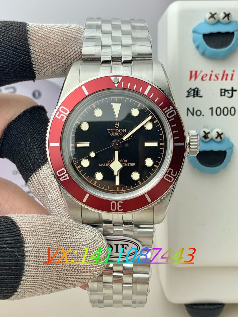 DIF帝舵碧湾三代小红盾41mm五珠链腕表评测:经典复古的现代演绎​