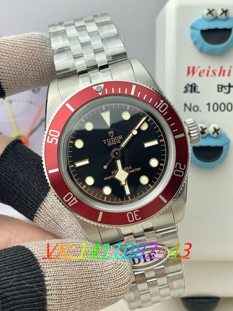 DIF帝舵碧湾三代小红盾41mm五珠链腕表评测:经典复古的现代演绎​