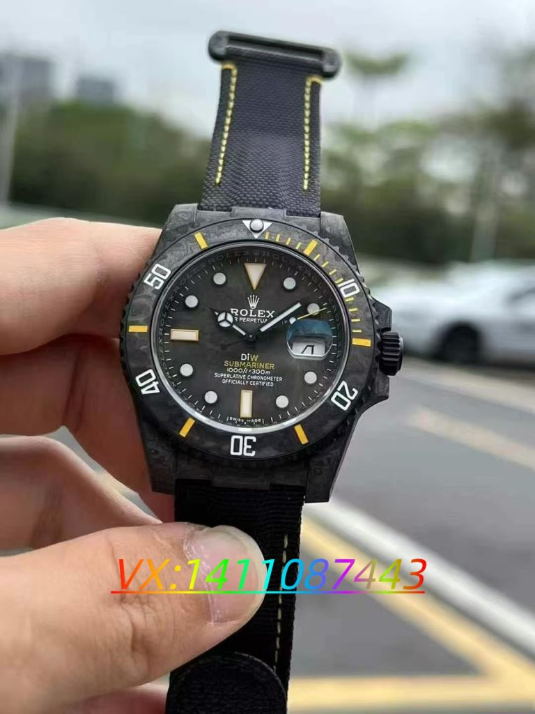 VS厂碳纤维水鬼深度评测,丹东3135机芯够格吗？