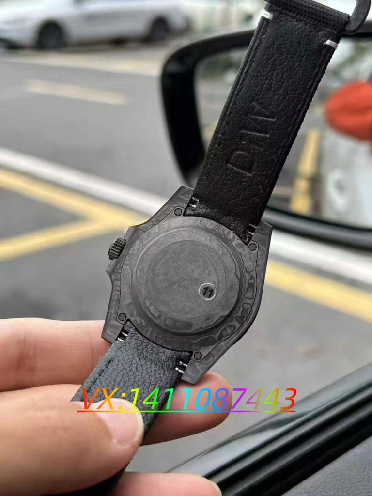 VS厂碳纤维水鬼深度评测,丹东3135机芯够格吗？